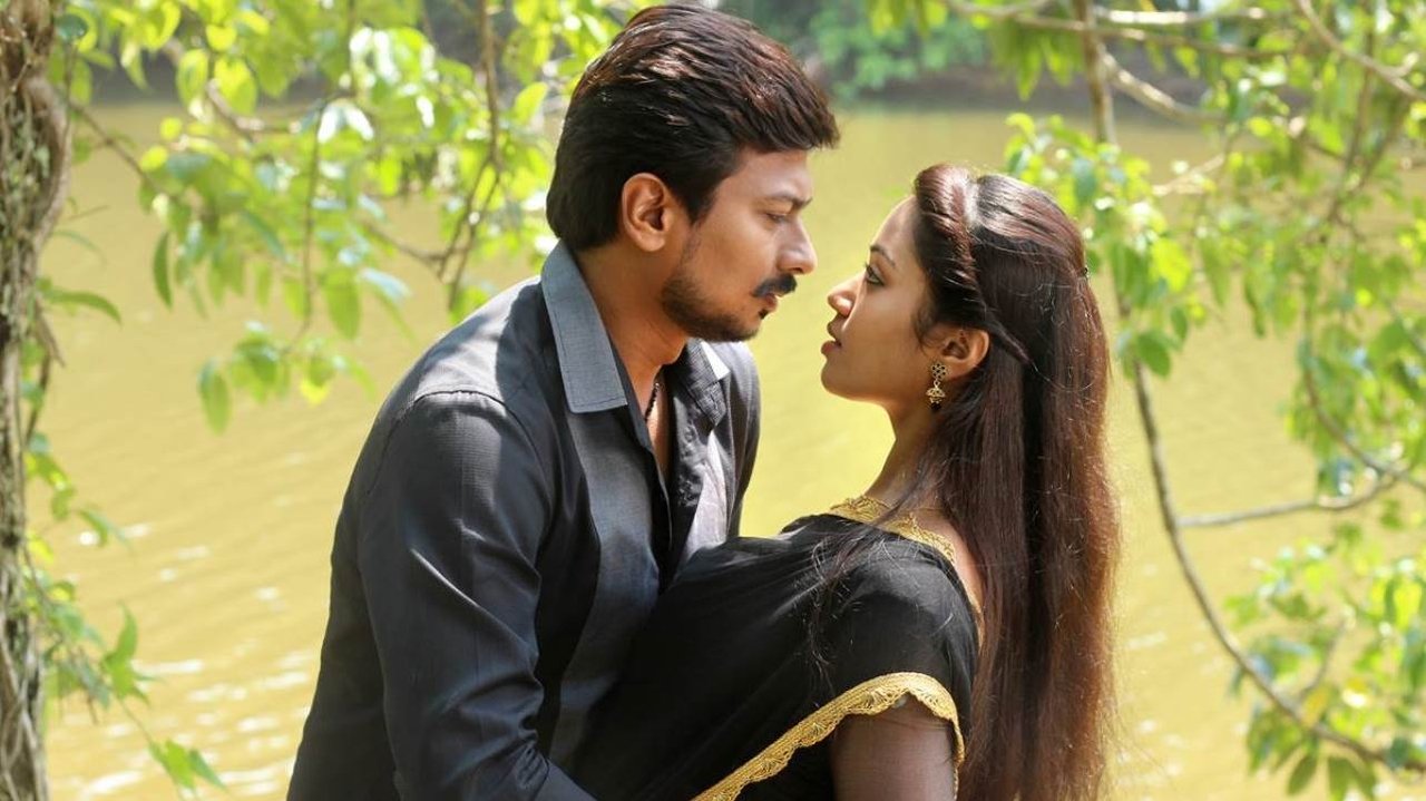 Podhuvaga En Manasu Thangam Movie Screenshot 1