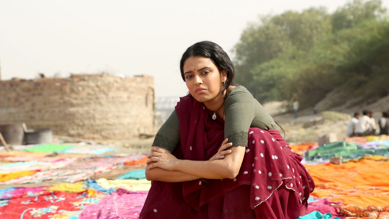 Nil Battey Sannata Movie Screenshot 3