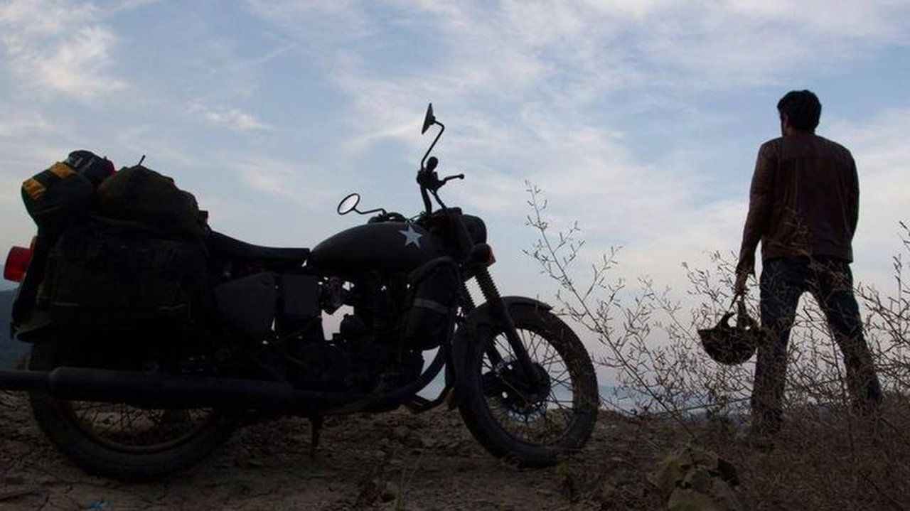 Neelakasham Pachakadal Chuvanna Bhoomi Movie Screenshot 1